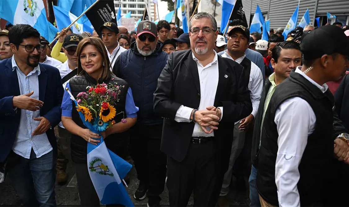 Arévalo encabeza marcha contra la corrupción