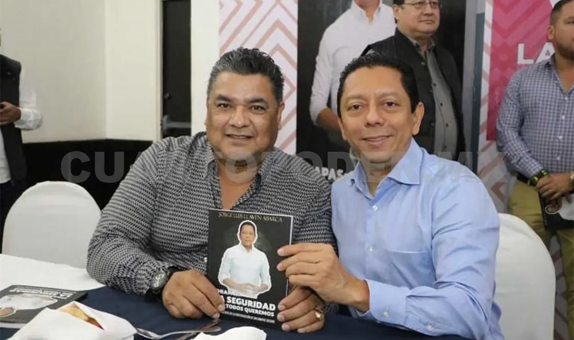 Llaven presenta su libro ante los miembros del CCE