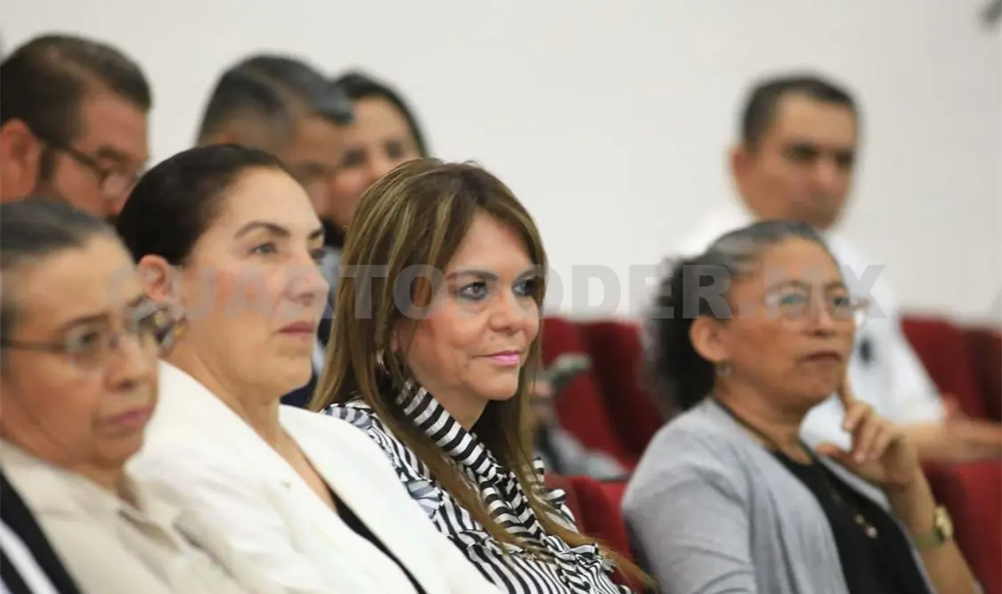 Rosa Irene Urbina resalta trabajo del ejecutivo