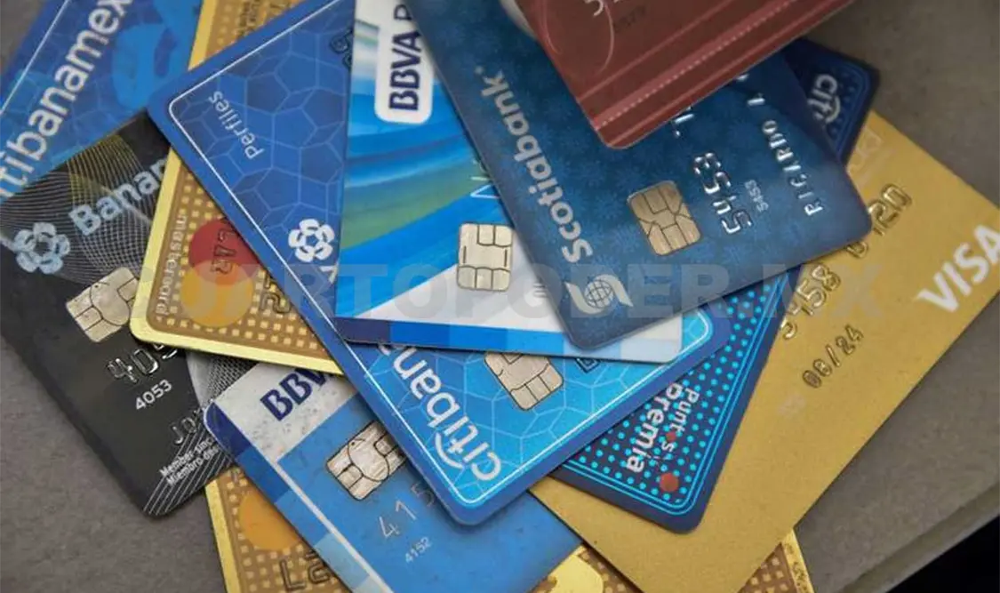 El especialista recomendó tener mucho cuidado con el uso de las tarjetas de crédito. CP