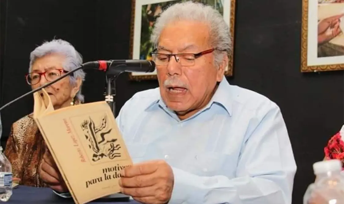 Medalla al Mérito a Roberto López Moreno