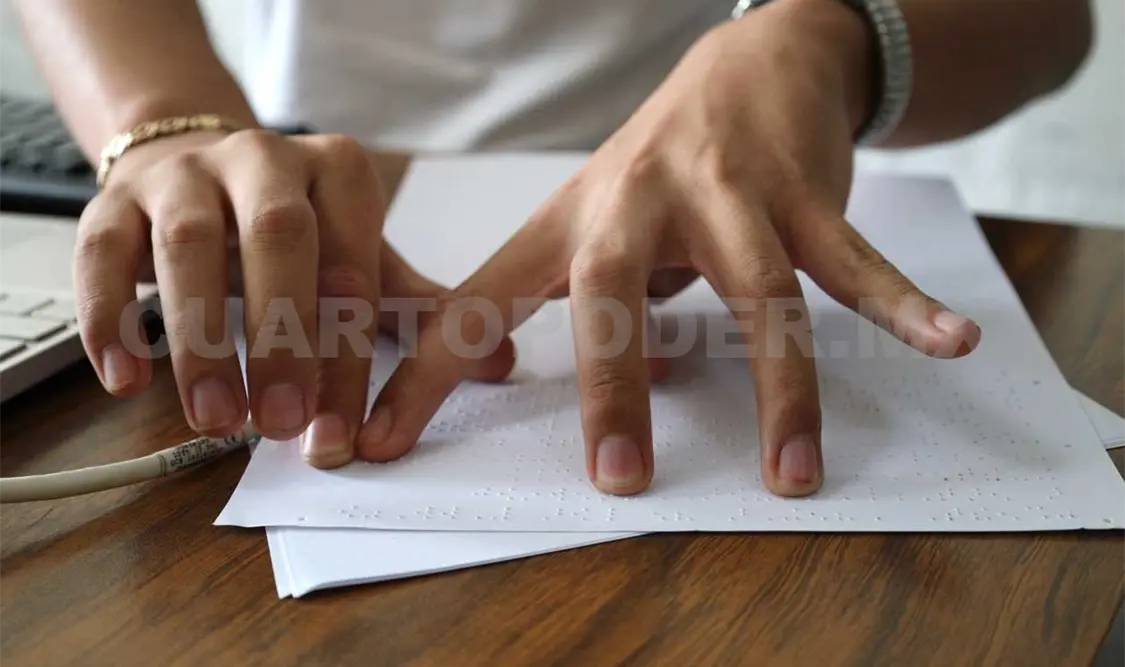 Buscan implementar señalización en braille