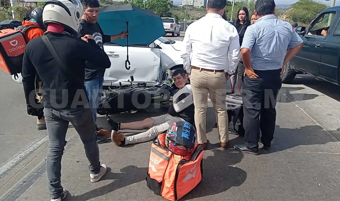 Se impacta en vehículo frente a Home Depot