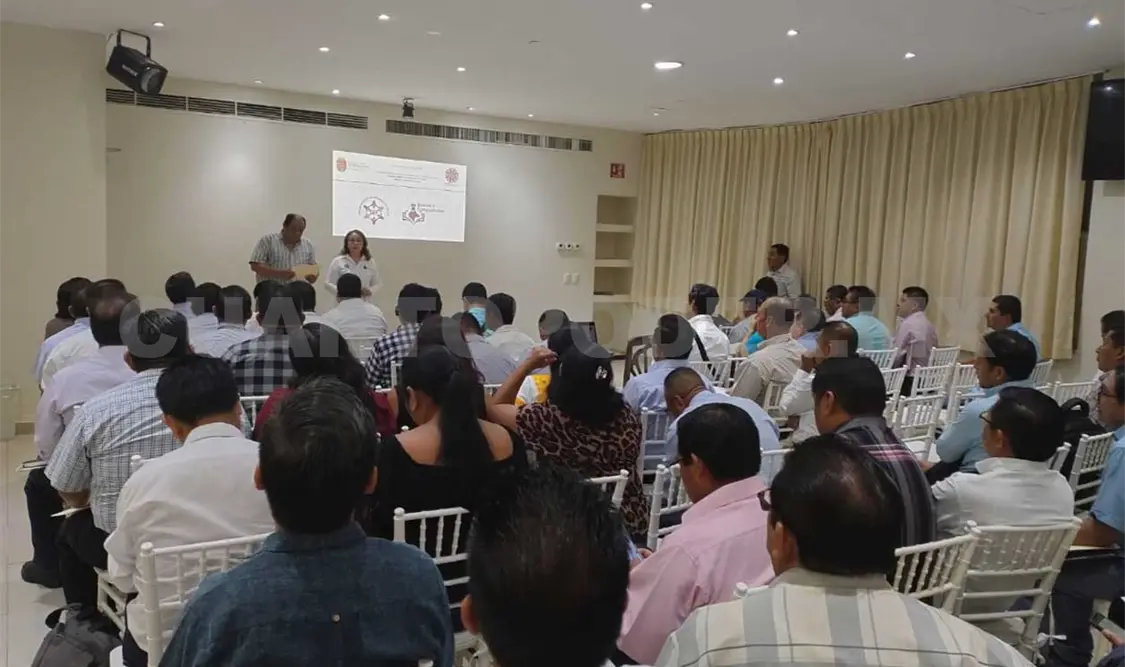 Capacitan sobre la cultura de la paz y participación escolar del NEI
