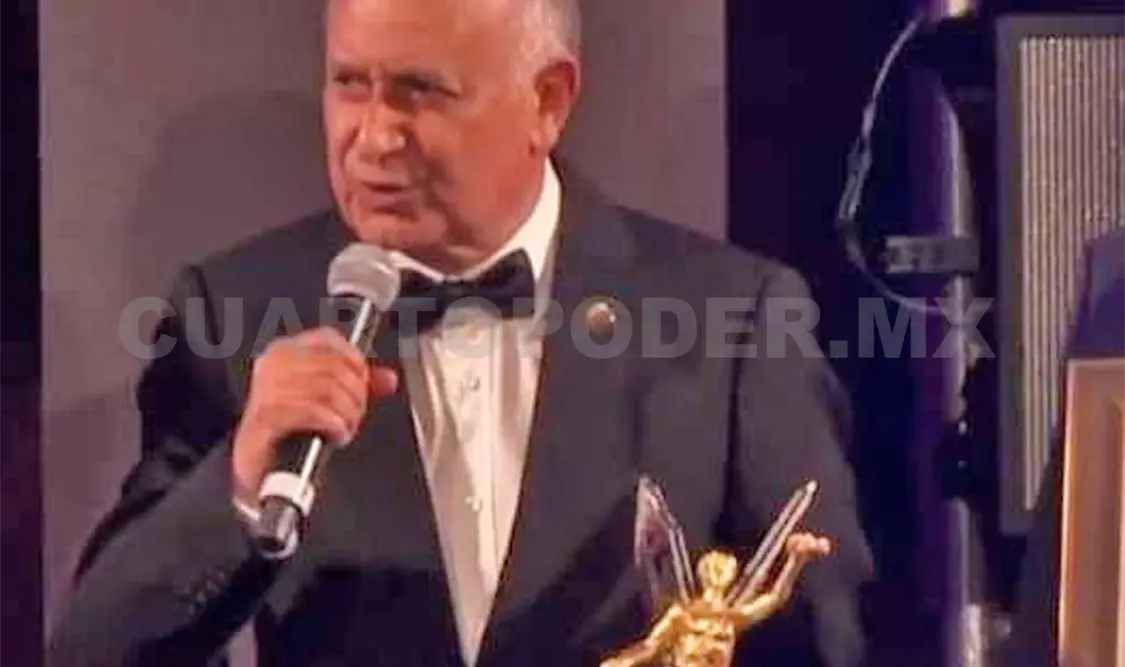 Mario Uvence celebró este premio que él recibió personalmente. Manuel Martínez / CP