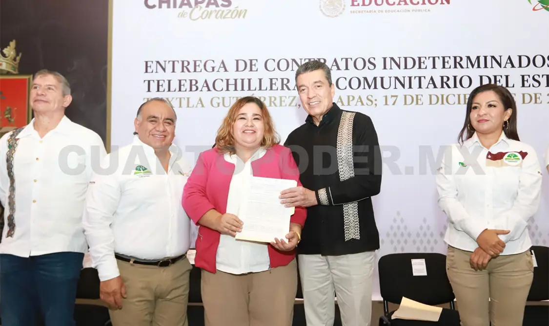 Entrega REC contratos al Telebachillerato