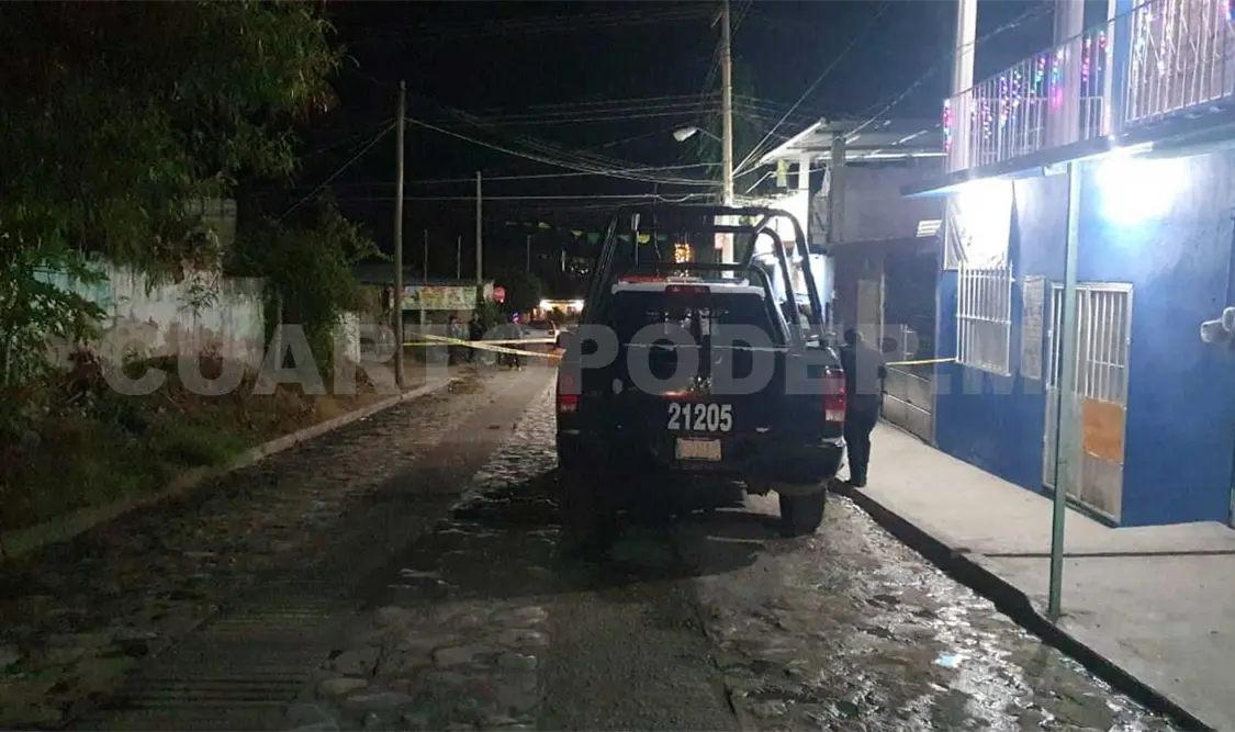 Rafaguean camioneta del director de policía municipal