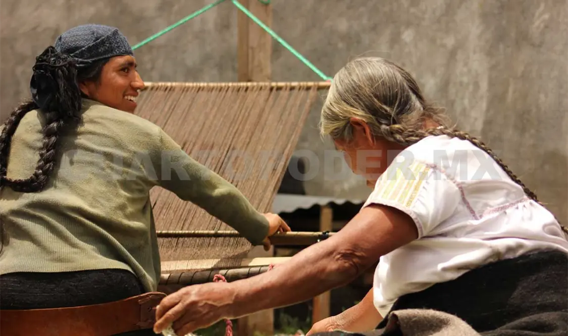Benefician a artesanas del textil a través de talleres