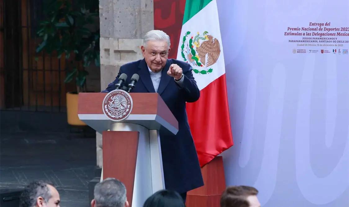 Califica Obrador de “doble moral” al Centro Prodh