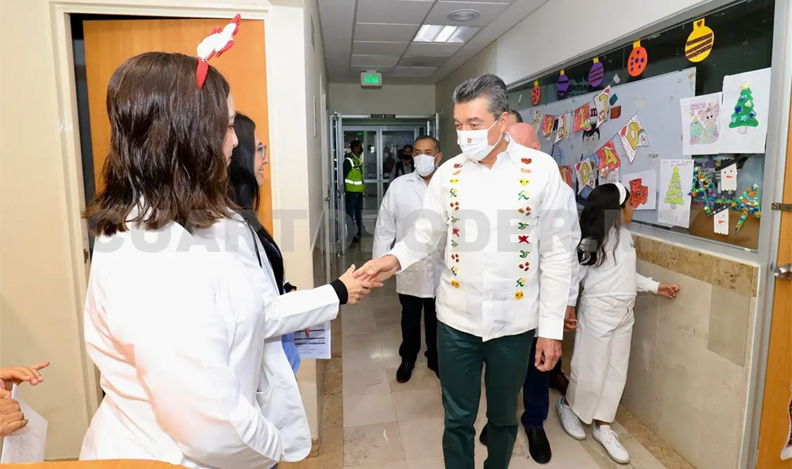 REC entregó regalos y convivió con niñez en el “Gómez Maza”