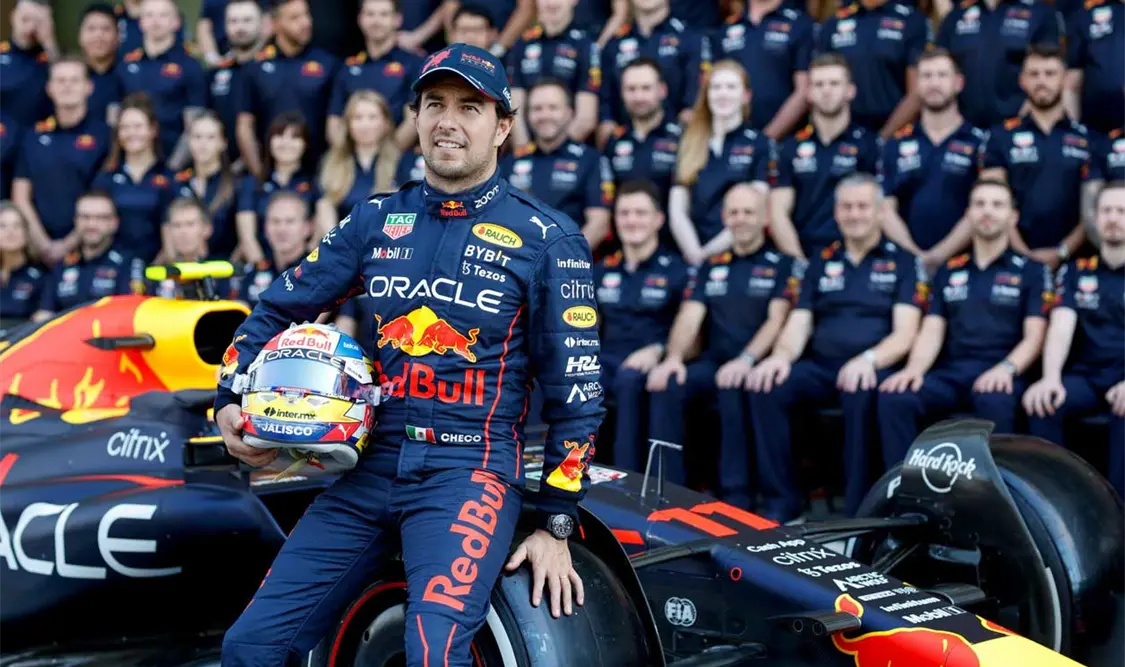 El “pero” para renovar a “Checo” en 2025