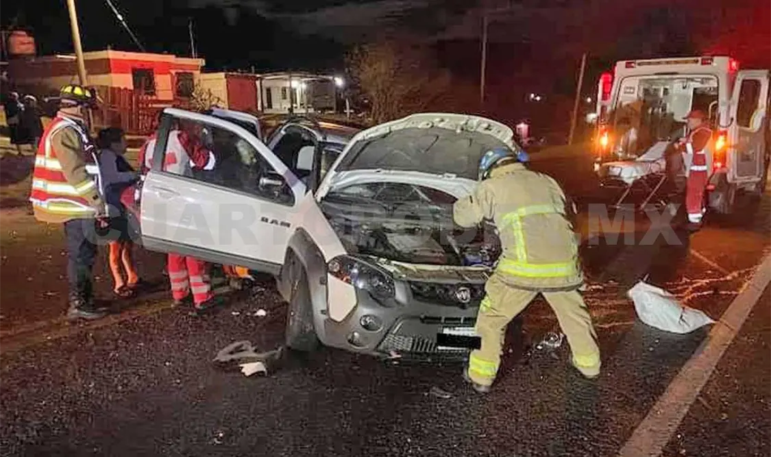 Cuatro lesionados en un aparatoso accidente vial