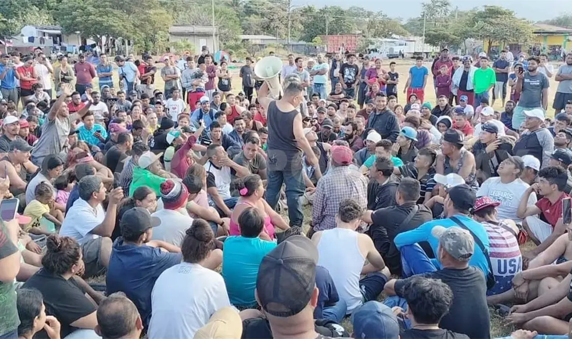 Caravana se reorganiza en Mapastepec; queda la mitad