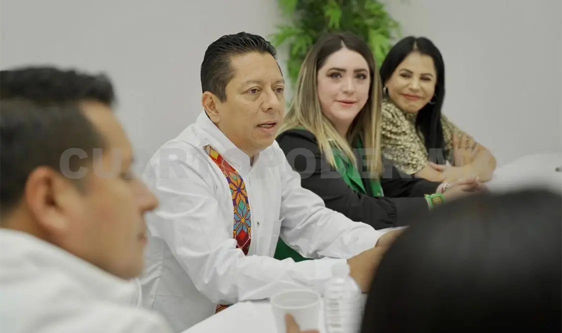 Llaven Abarca da mensaje a estructuras del PVEM