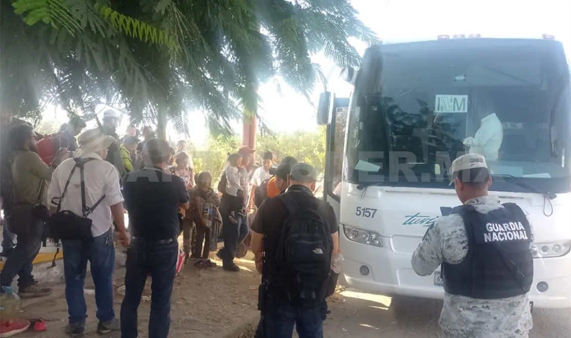 Documentan a migrantes que iban en la caravana