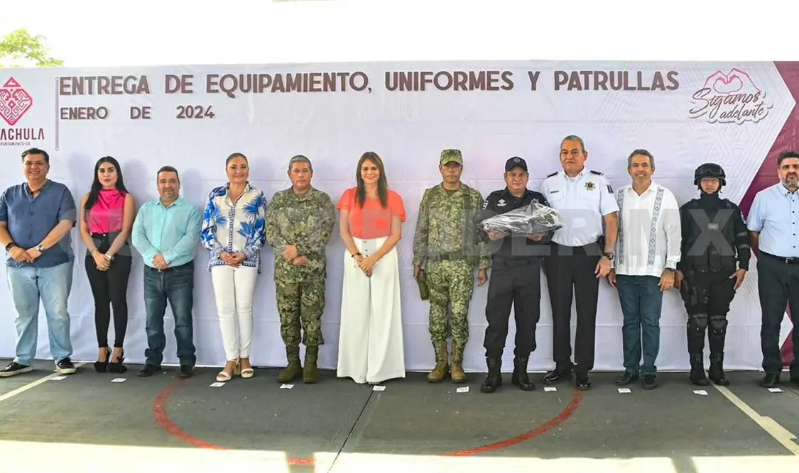 Entregan equipamiento a policías municipales