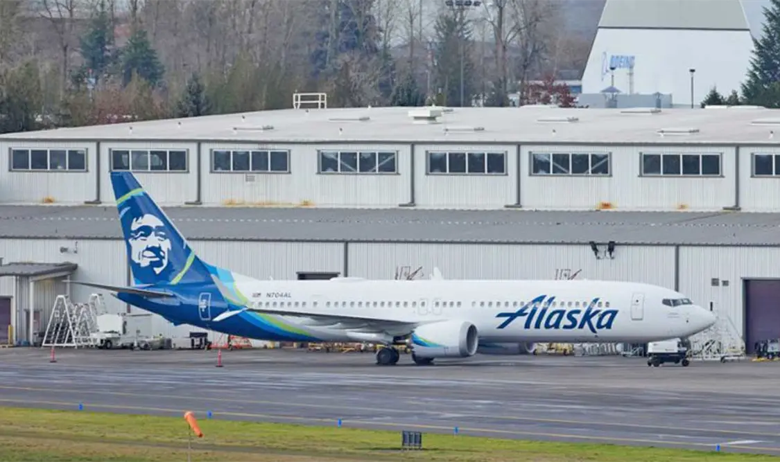 El viernes un panel del fuselaje de un Boeing 737 Max 9 de Alaska Airlines explotó siete minutos después del despegue de Portland, Oregon. Cortesía