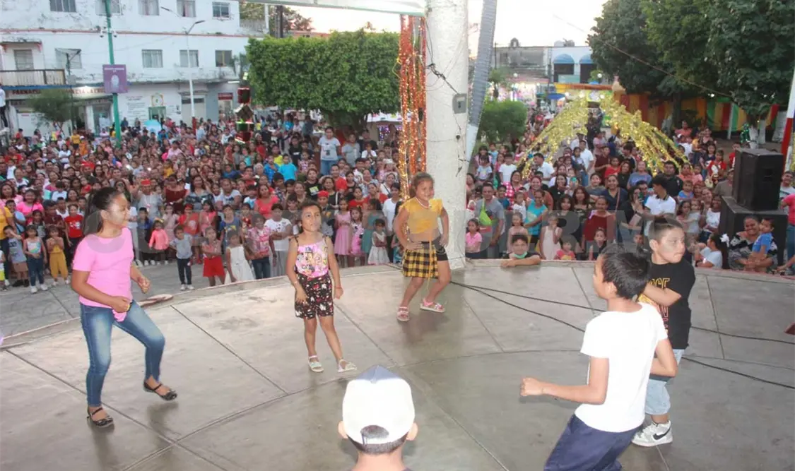 Los niños disfrutaron de actividades alusivas al Día de Reyes. Noel Vázquez / CP