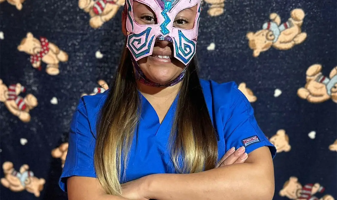 Brisa Mortal, de mamá a enfermera y luchadora