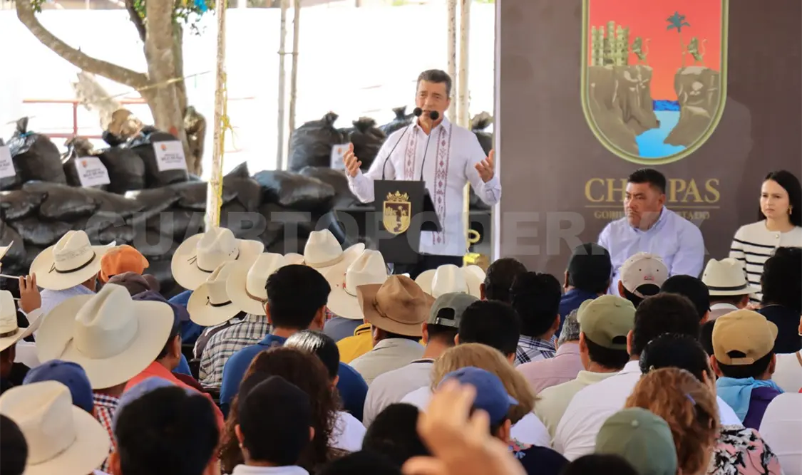 Entrega REC bolsas de silo de maíz a productores