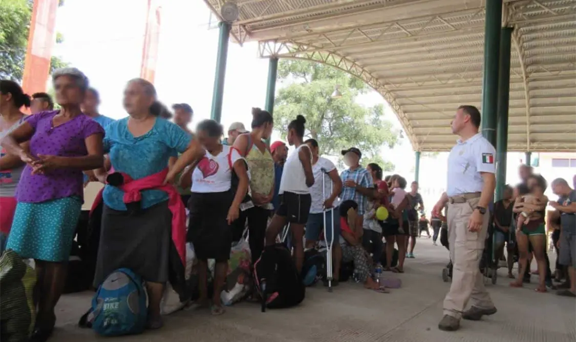 Traslada INM vía aérea y terrestre a miles de migrantes de la frontera norte a Tapachula