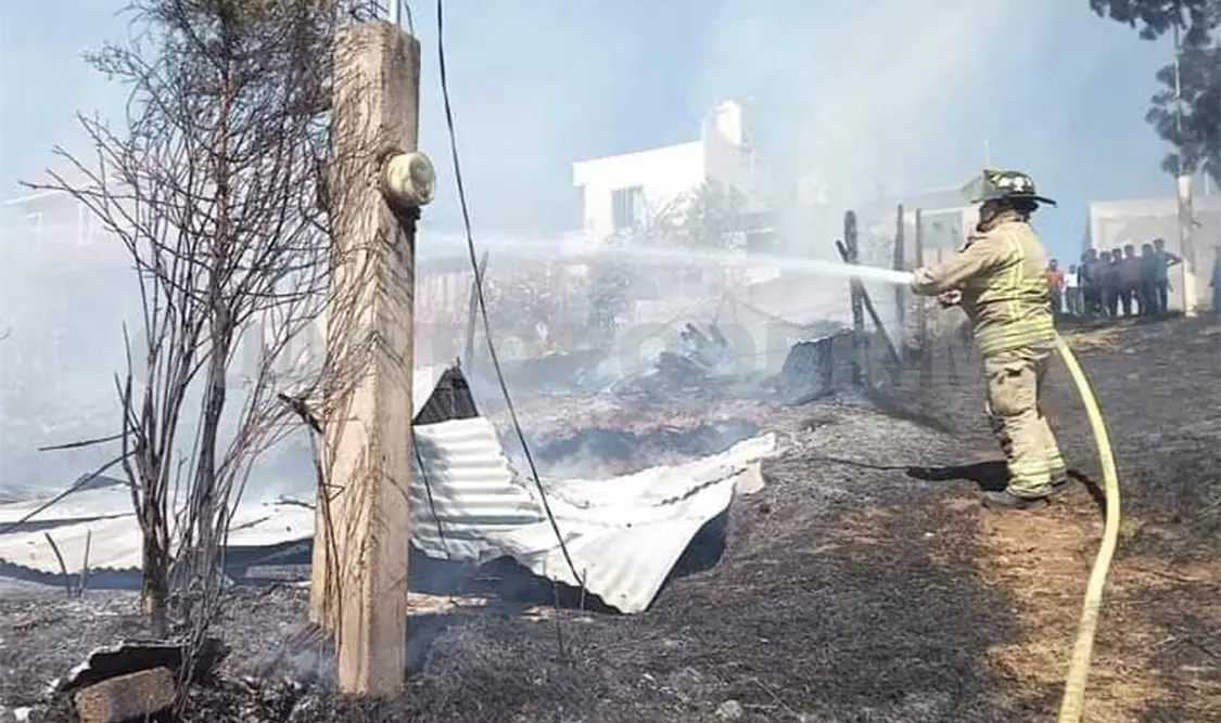 Incendio consume una humilde vivienda en SCLC