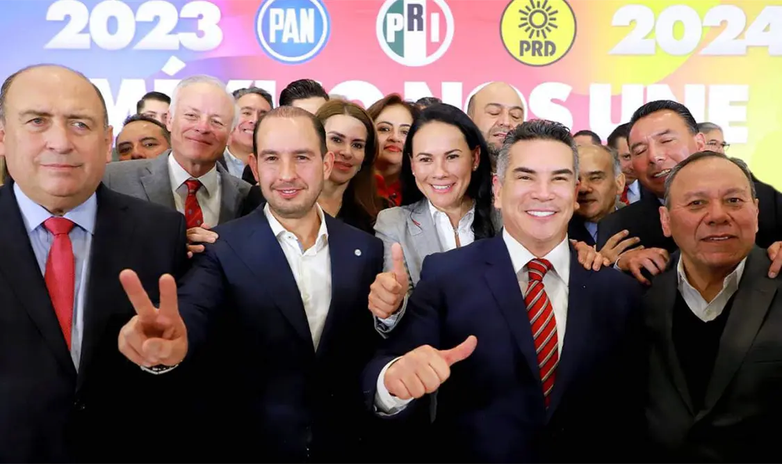 En el acuerdo revelado por el dirigente del PAN, Marko Cortés, firmaron el reparto de distritos locales, secretarías, incluso del Instituto de Transparencia, notarías y ratificación de un magistrado. Cortesía