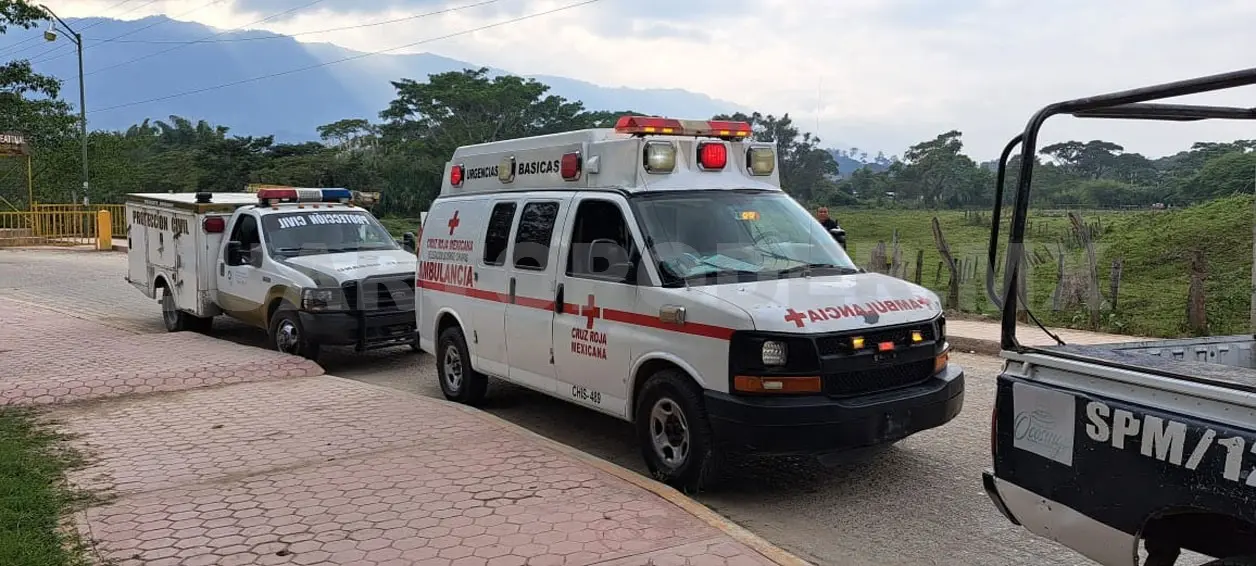 Encuentran cadáver que flotaba en un afluente