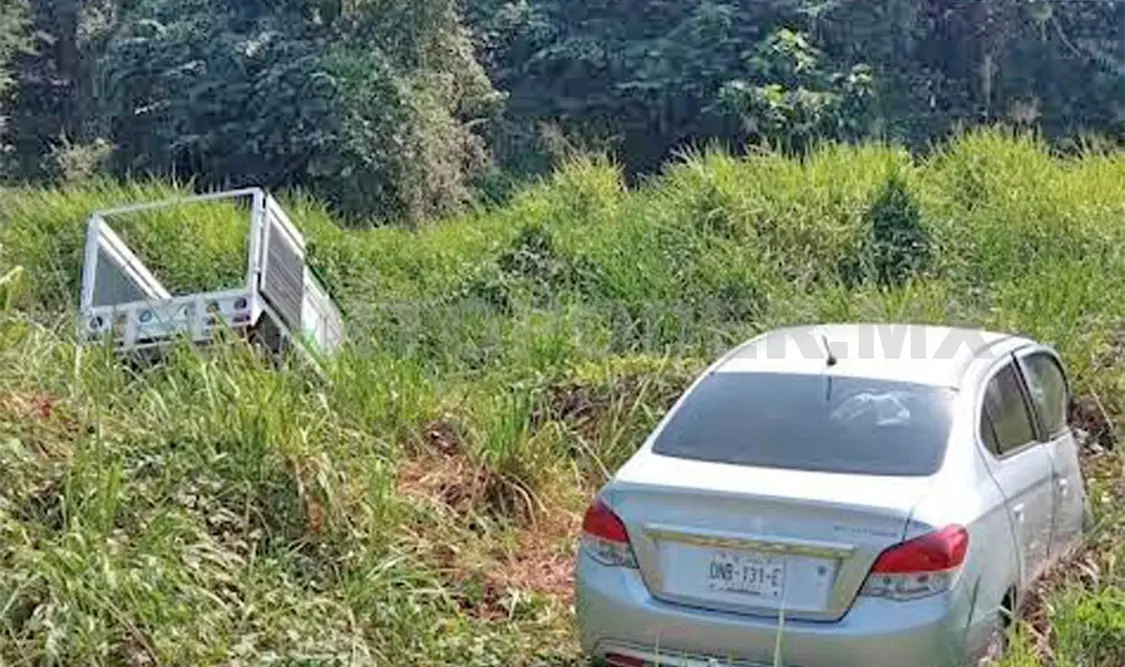 Fuerte accidente entre vehículos particulares