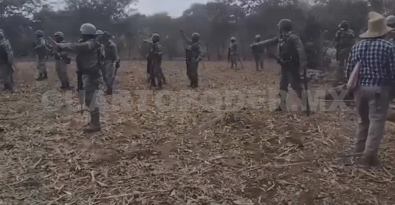 Lugareños confrontan a militares
