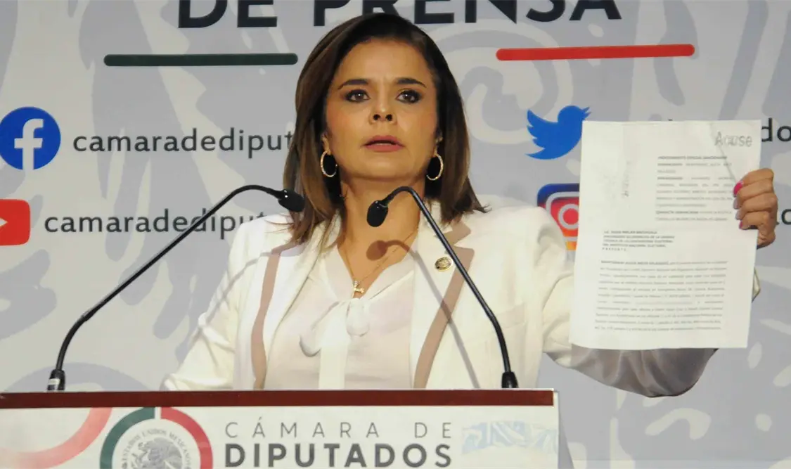 Montserrat Arcos comentó que por el momento no piensa renunciar al Revolucionario Institucional ni cambiarse a otro instituto. Cortesía