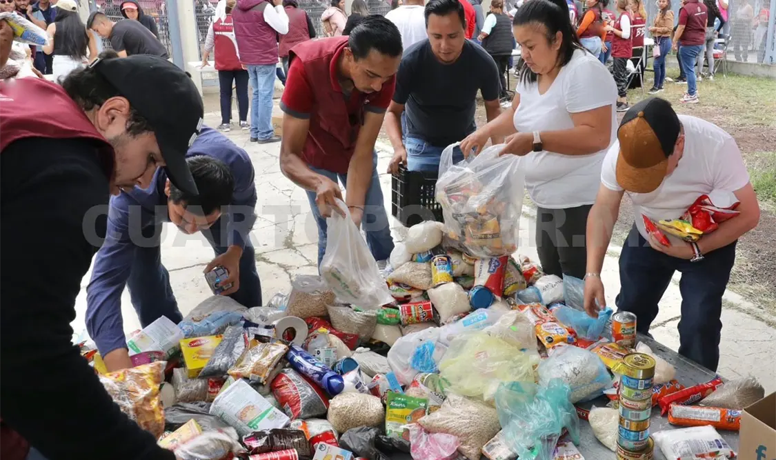 Realizan colecta para familias desplazadas
