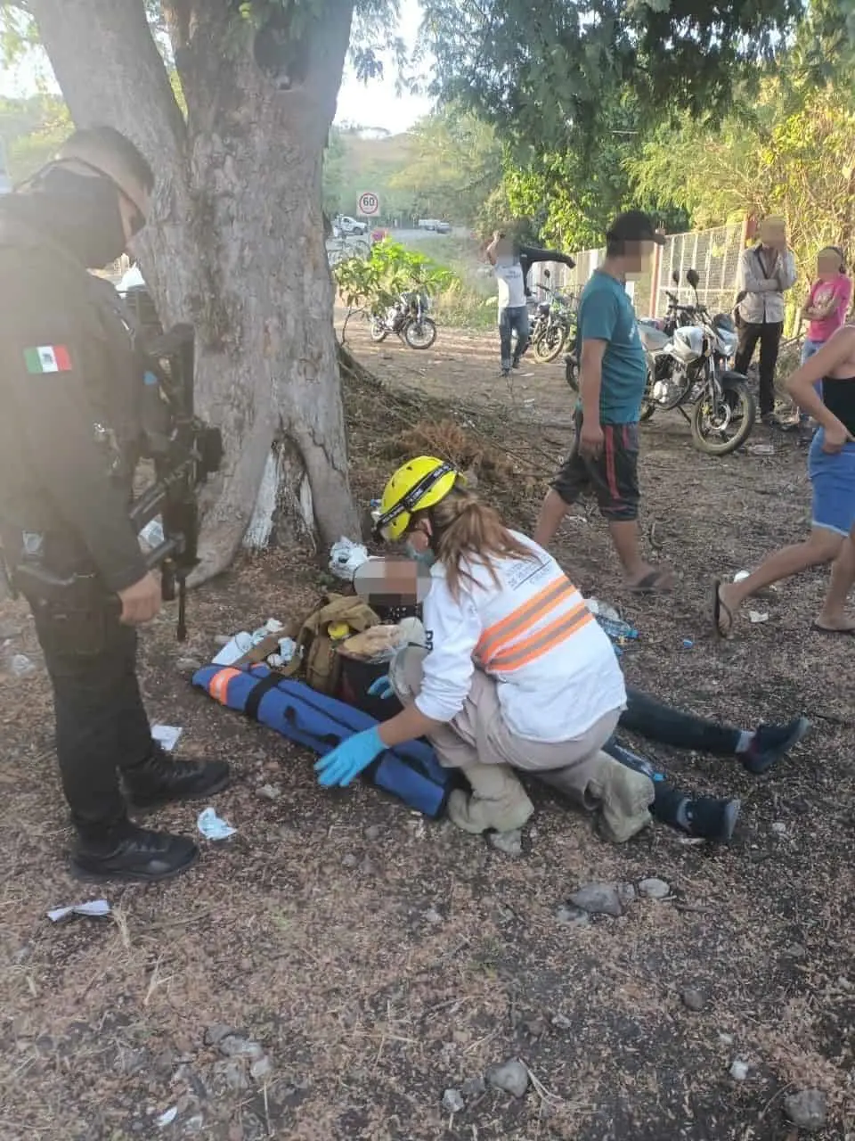 Se brinda atención tras accidente carretero en La Angostura