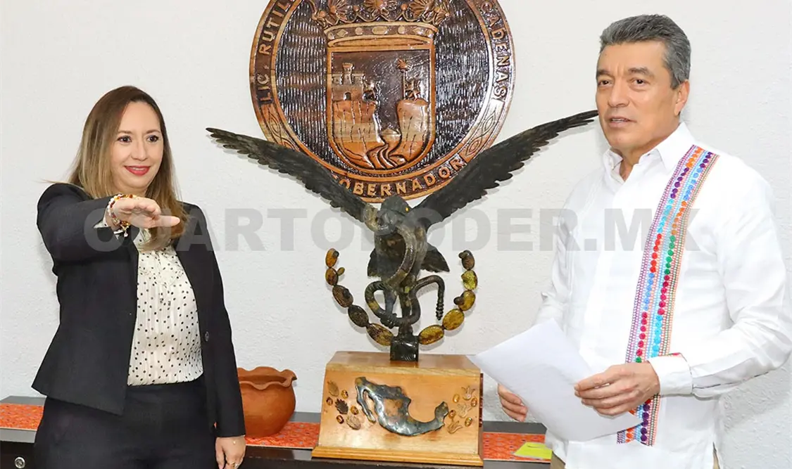 Escandón toma protesta a nueva secretaria de Hacienda