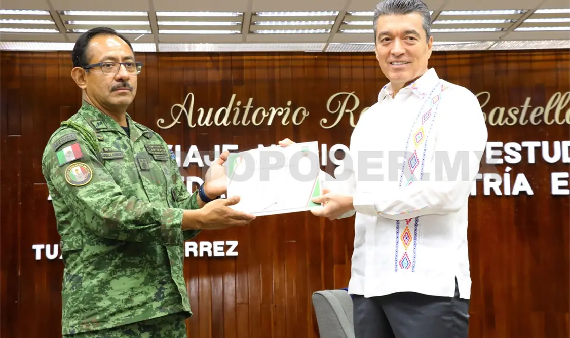 Escandón imparte conferencia sobre política de Chiapas