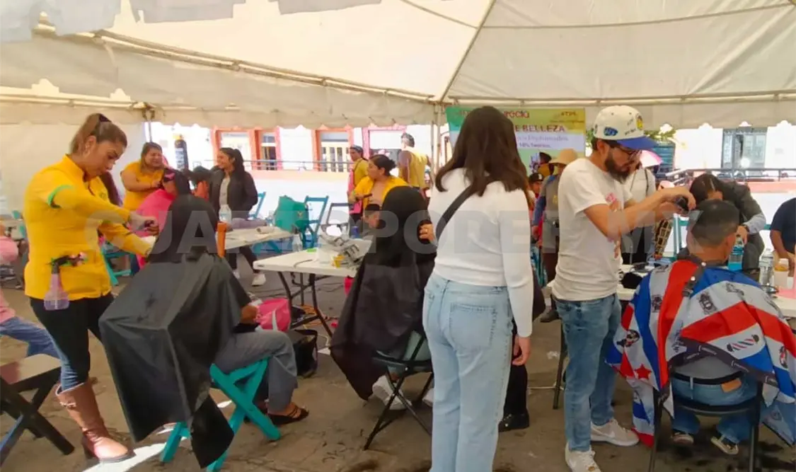 Evangélicos brindan servicios a la población