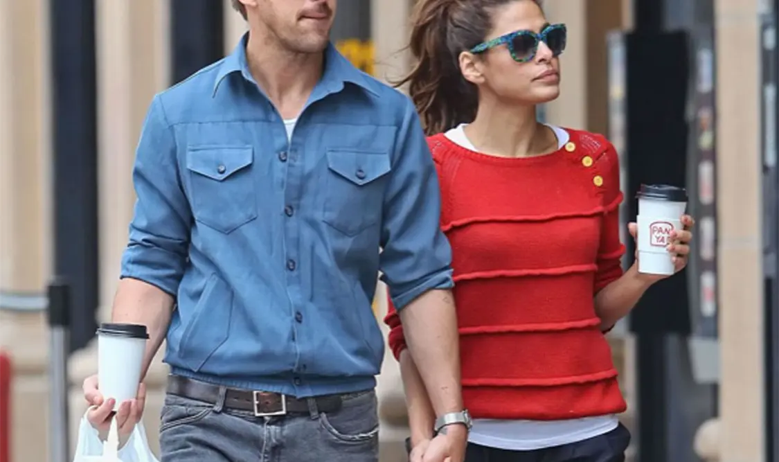 Ryan Gosling es felicitado por Eva Mendes