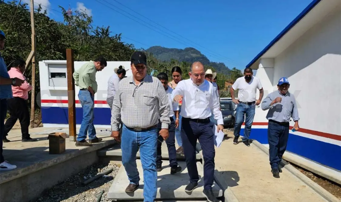 Supervisa Enoc Gordillo construcción del Cobach 76