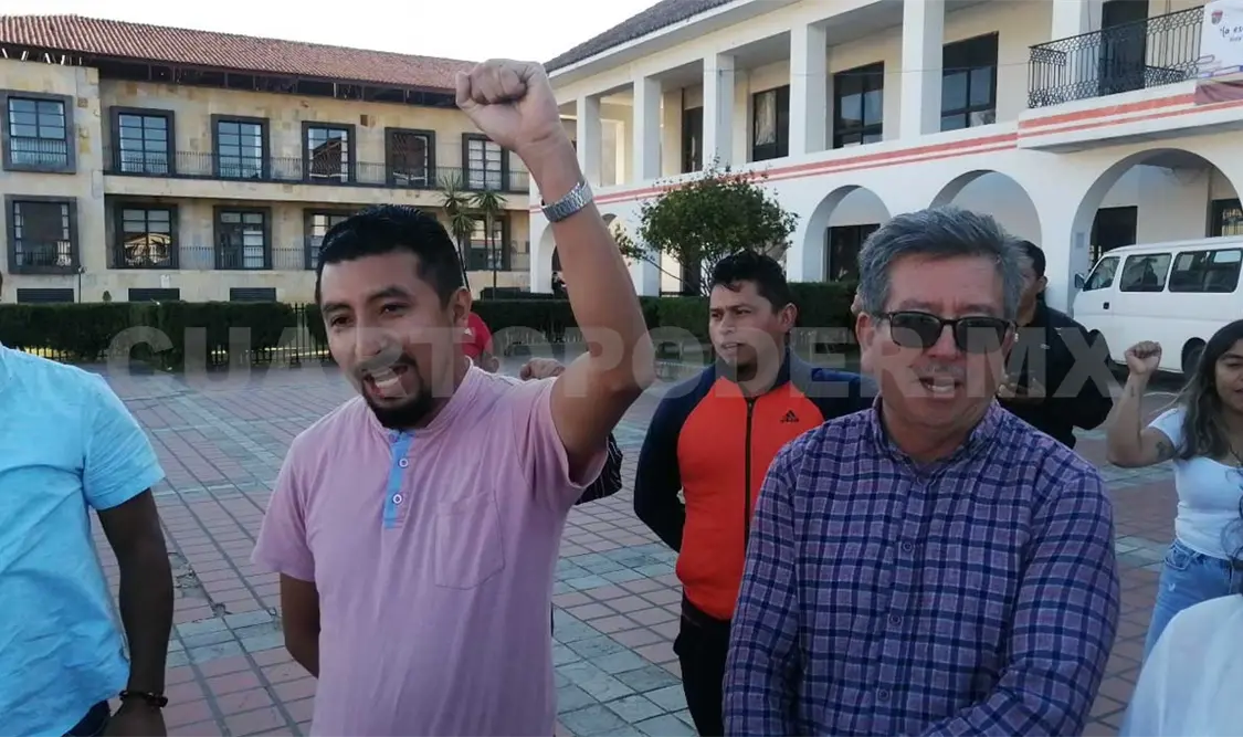 Maestros exigen pago de sueldos