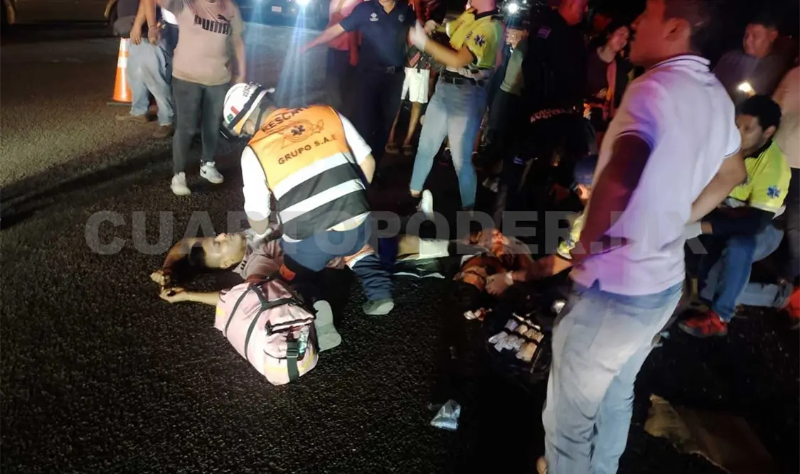 Dos heridos al colisionar en vehículo estacionado