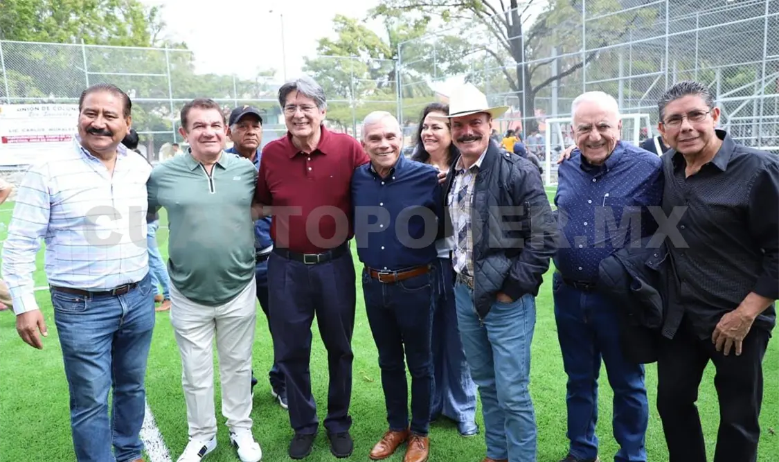 Entrega Morales moderna cancha en Los Laureles