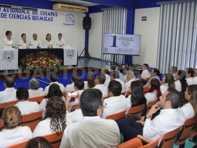 Director de Medicina en Tapachula rinde informe