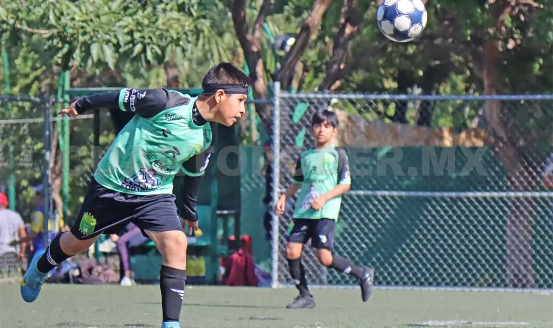 León triunfa de forma agónica