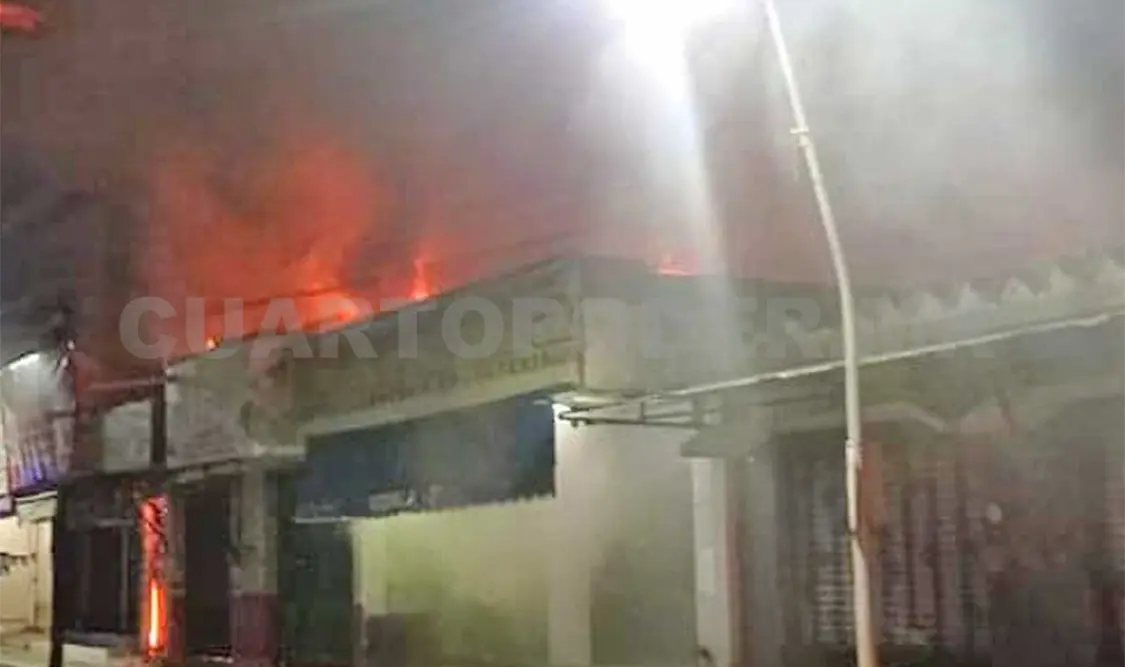 Se incendian locales en la zona centro
