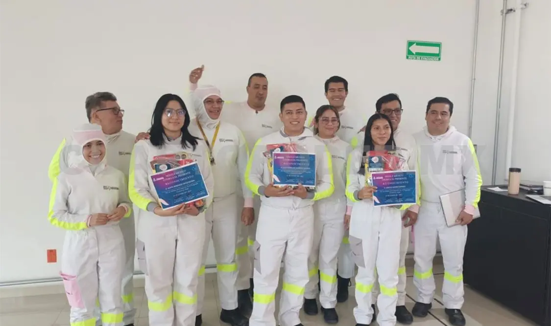 Se gradúan estudiantes del Programa de Formación Dual