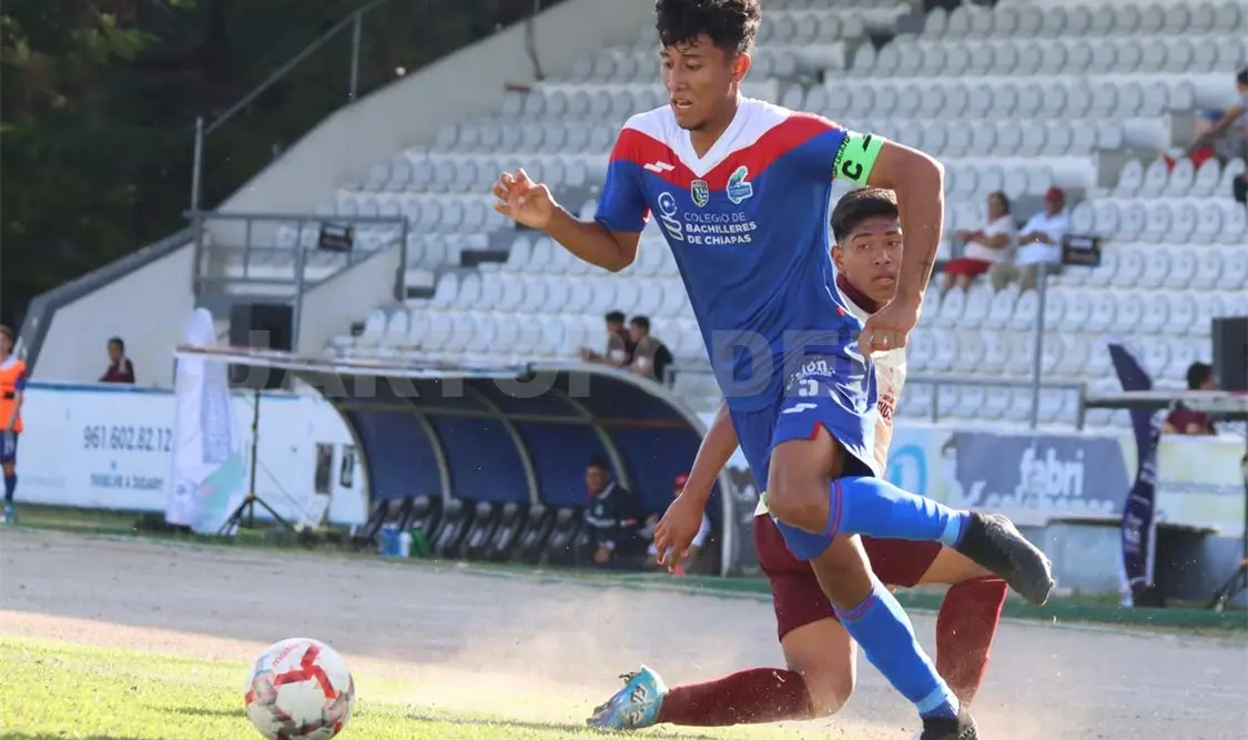 Estudiantes no suelta el liderato