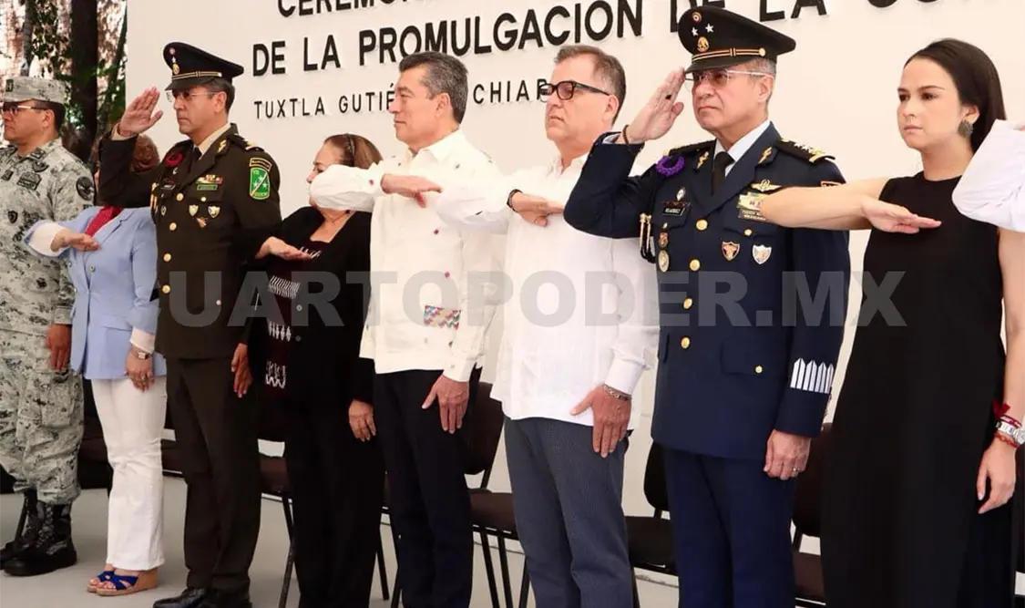 Asiste Flor Esponda al CVII aniversario de la Constitución