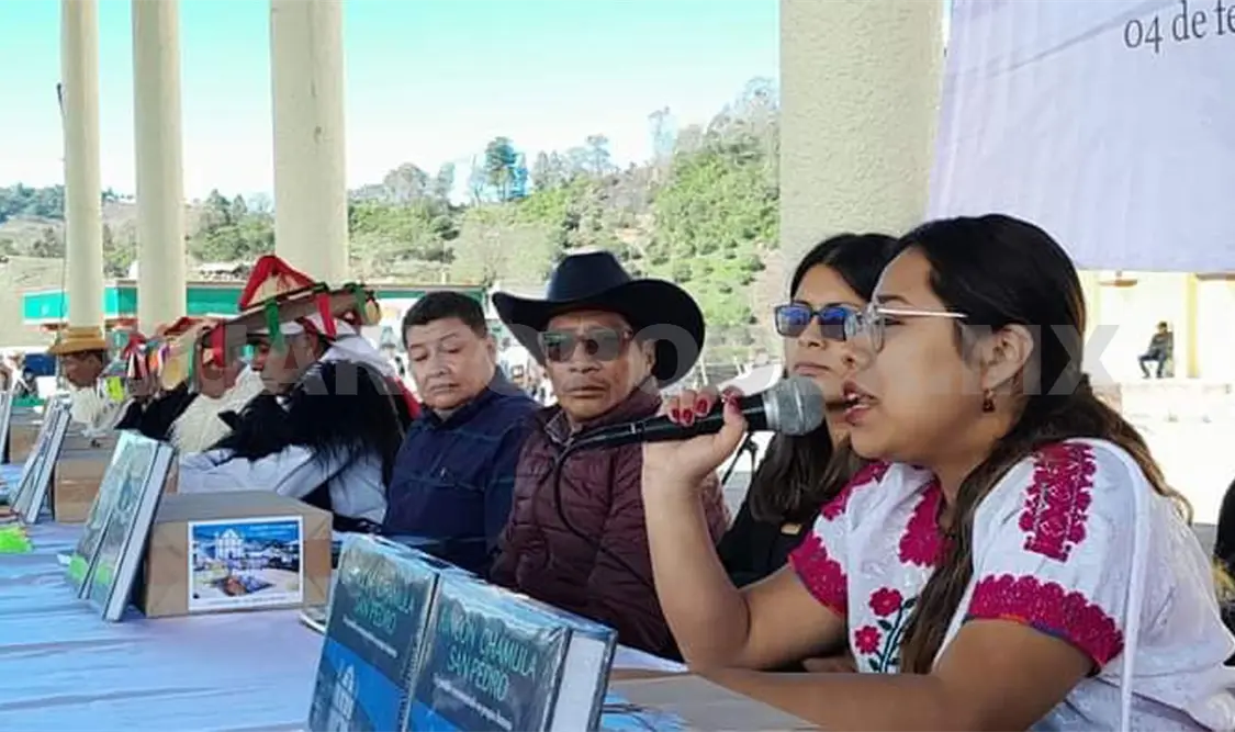 Presentan libro Rincón Chamula San Pedro