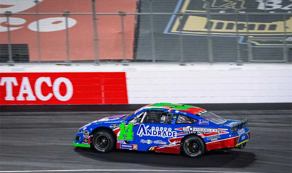 Alex de Alba celebra Top 3 en Los Ángeles