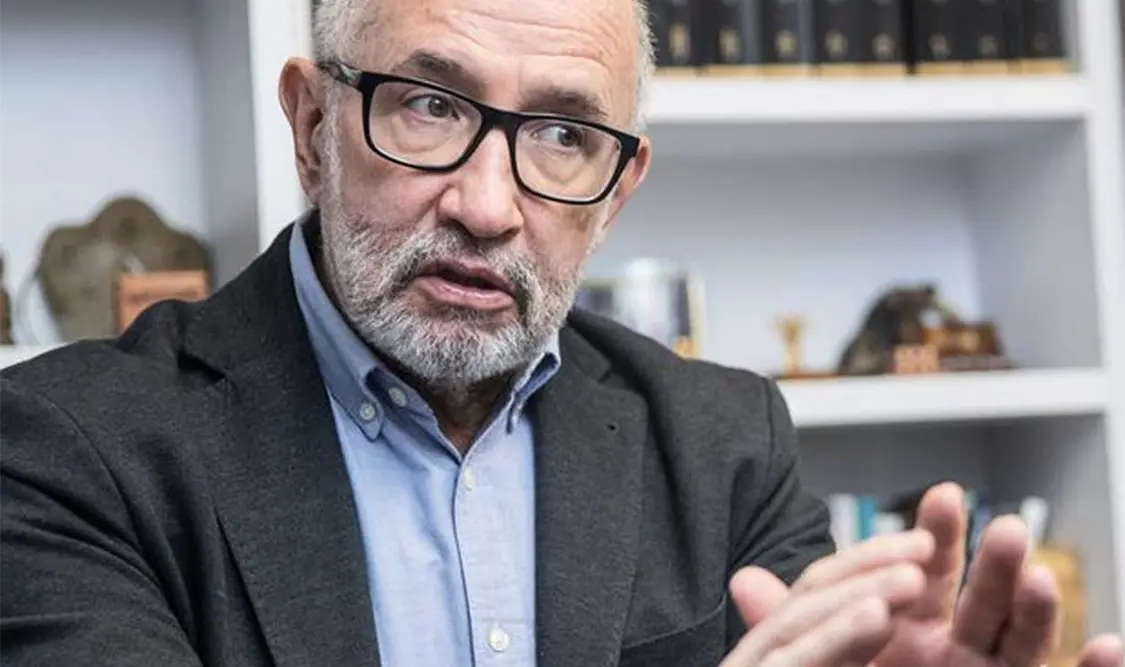 Cossío Díaz aseguró que cuando los tribunales le juegan a la política, estos acaban contaminados por la política. El Universal